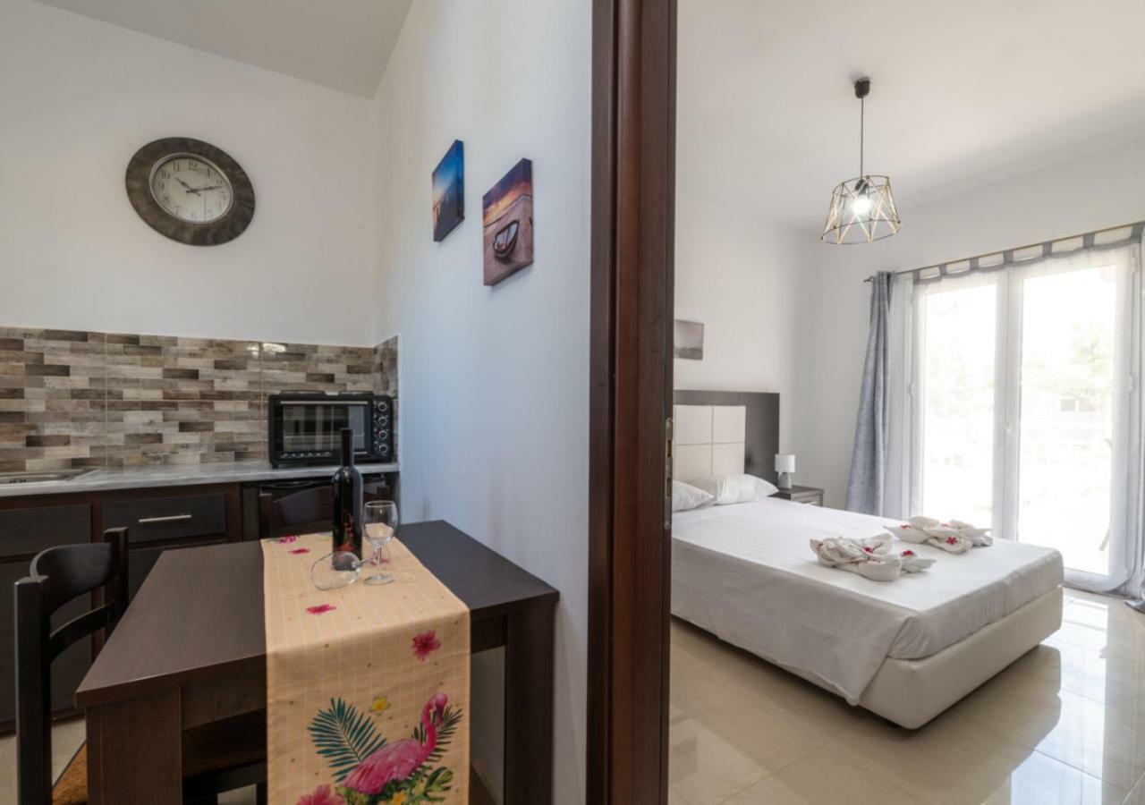 Villa Antonis Deluxe Apartments Amoudi Exterior foto